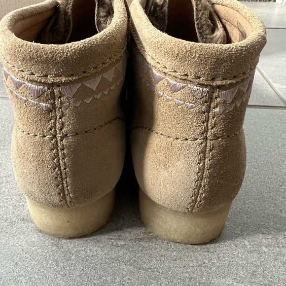 Clarks Wallabee Boot Ankle Boots Women's Size 8 M Tan NEW MSRP $170 Fur Accent - Picture 4 of 10